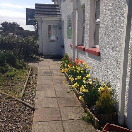 Finn Mccools Giants Causeway Hostel بوشميلس المظهر الخارجي الصورة