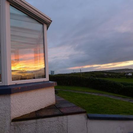 Finn Mccools Giants Causeway Hostel بوشميلس المظهر الخارجي الصورة