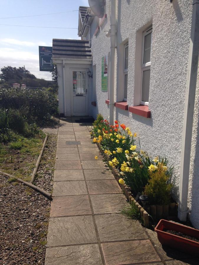 Finn Mccools Giants Causeway Hostel بوشميلس المظهر الخارجي الصورة