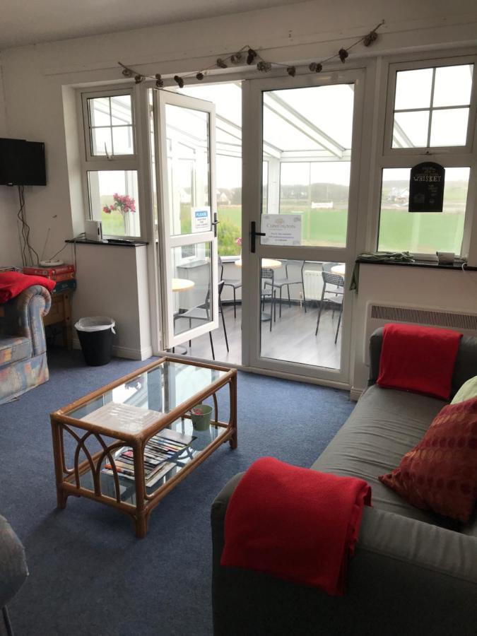 Finn Mccools Giants Causeway Hostel بوشميلس المظهر الخارجي الصورة