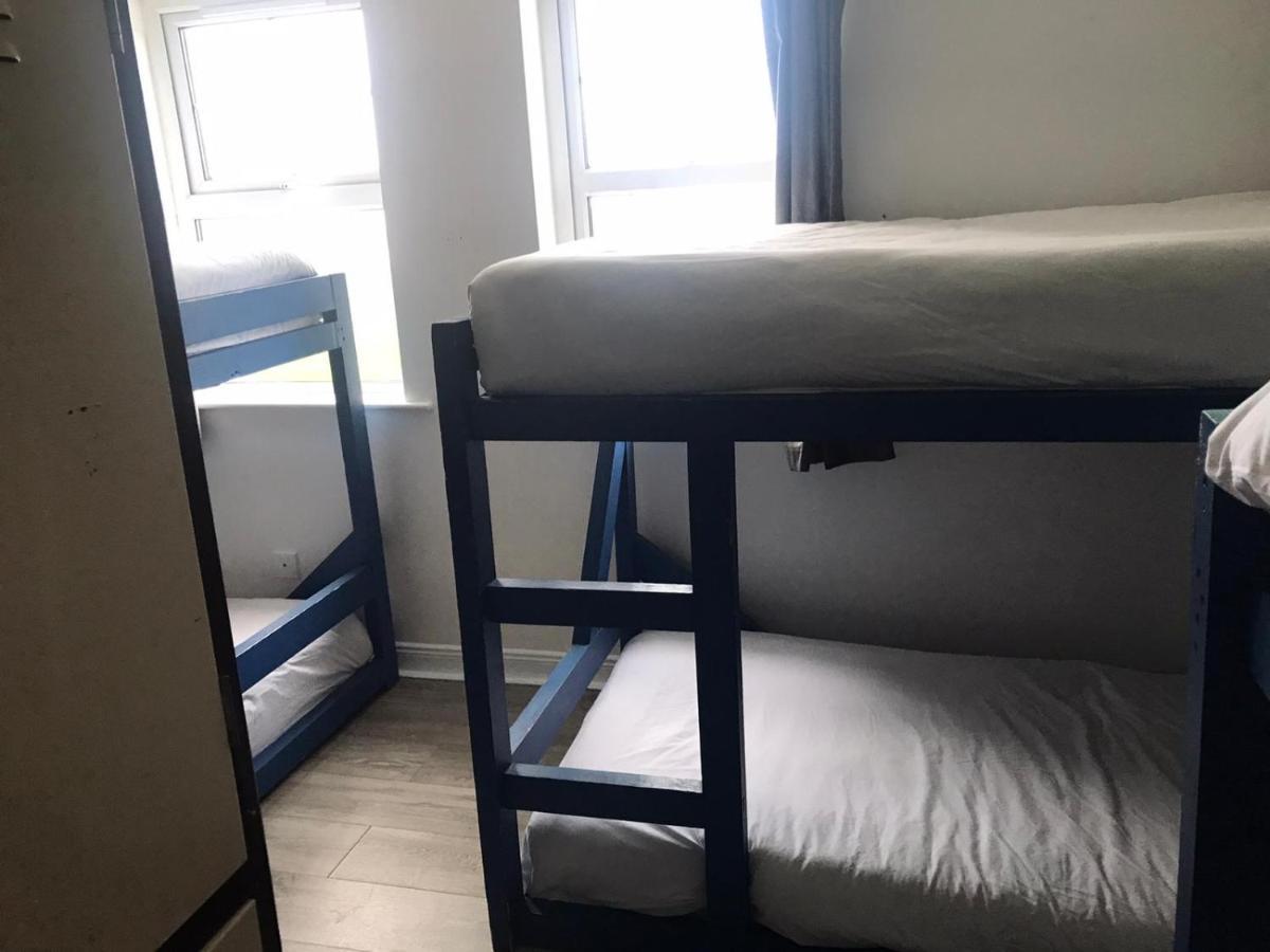 Finn Mccools Giants Causeway Hostel بوشميلس المظهر الخارجي الصورة