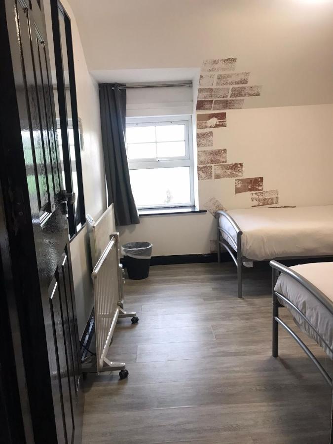 Finn Mccools Giants Causeway Hostel بوشميلس المظهر الخارجي الصورة