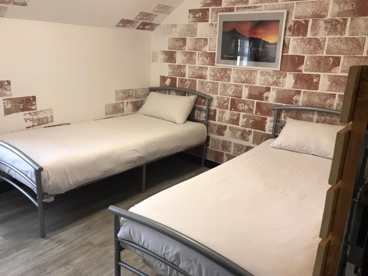 Finn Mccools Giants Causeway Hostel بوشميلس المظهر الخارجي الصورة