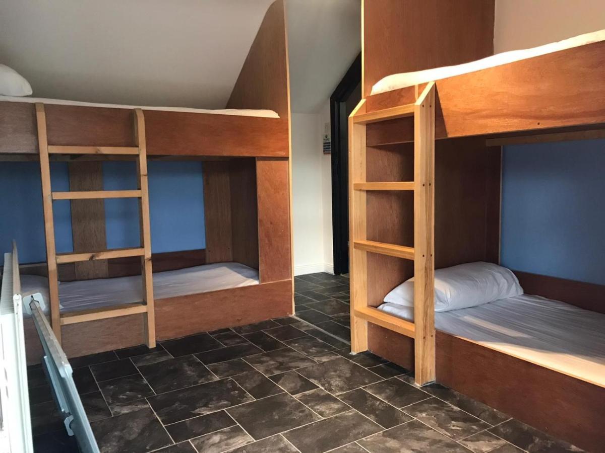 Finn Mccools Giants Causeway Hostel بوشميلس المظهر الخارجي الصورة