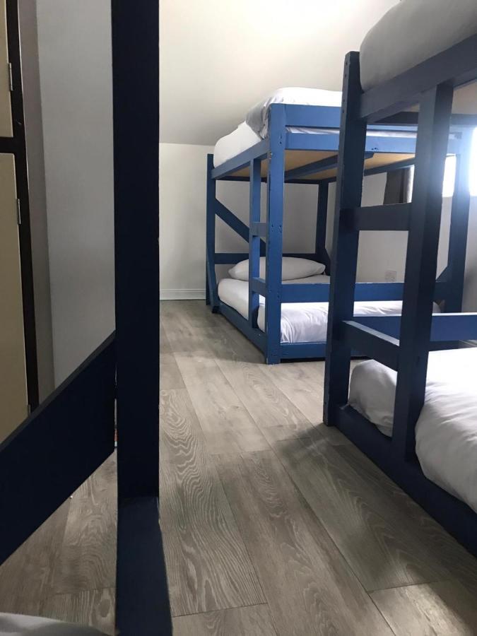 Finn Mccools Giants Causeway Hostel بوشميلس المظهر الخارجي الصورة