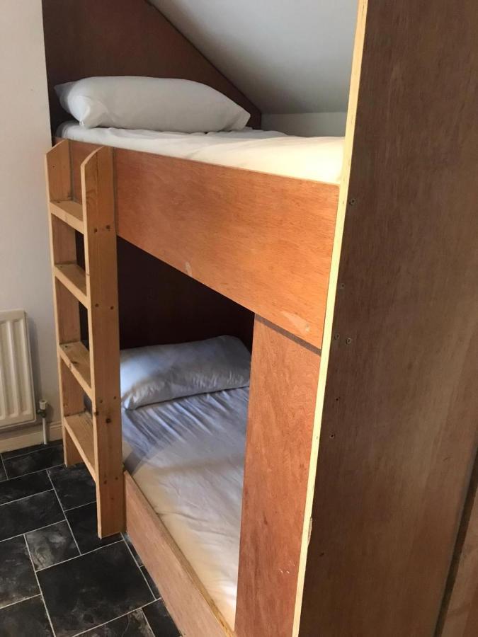 Finn Mccools Giants Causeway Hostel بوشميلس المظهر الخارجي الصورة