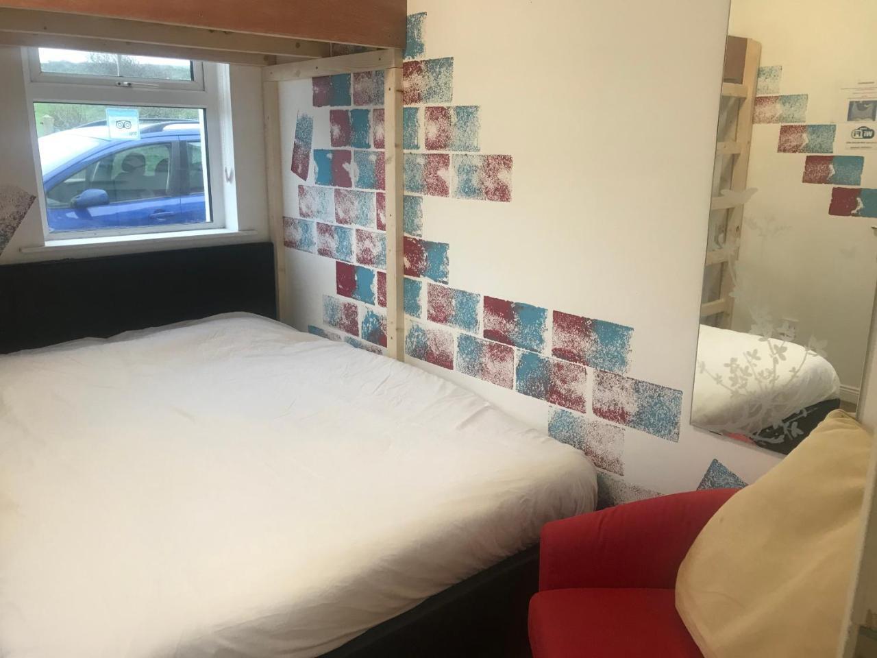 Finn Mccools Giants Causeway Hostel بوشميلس المظهر الخارجي الصورة